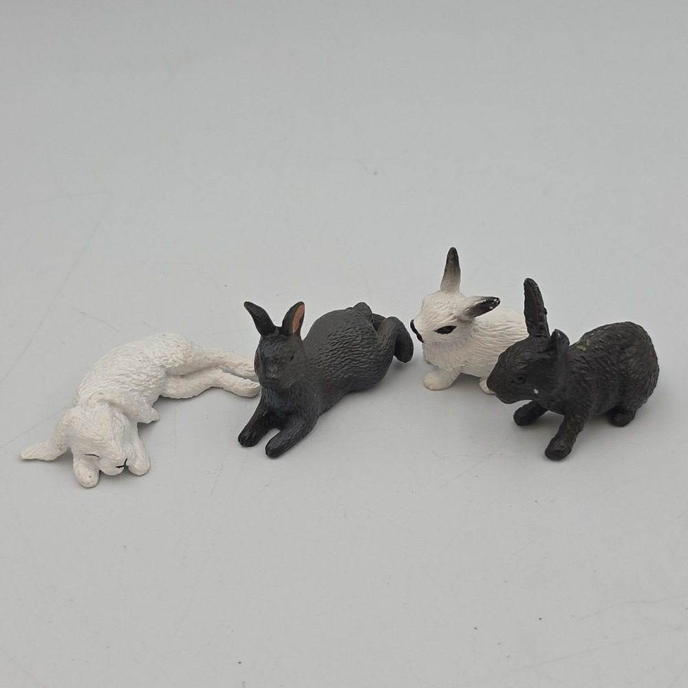 Mixed Lot Of Safari Ltd. Figures 4  Bunny Rabbits